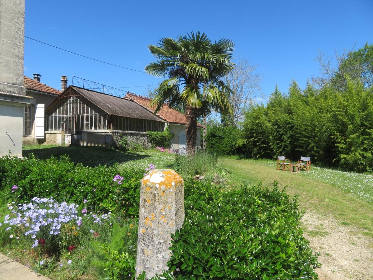 Villa Paignon Montbron Экстерьер фото